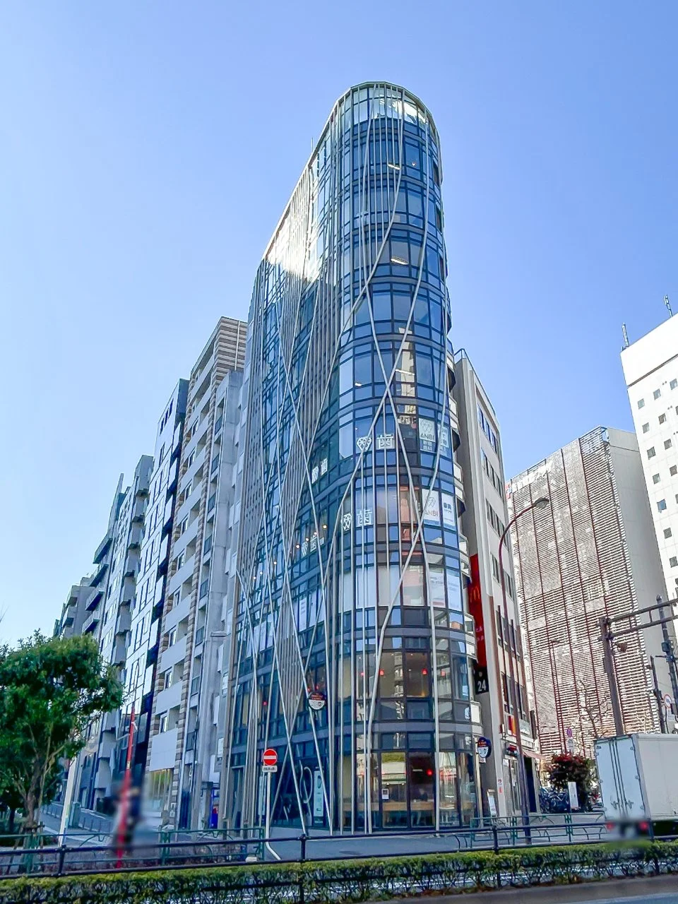 新宿イーストクロスタワー 5 外観 1