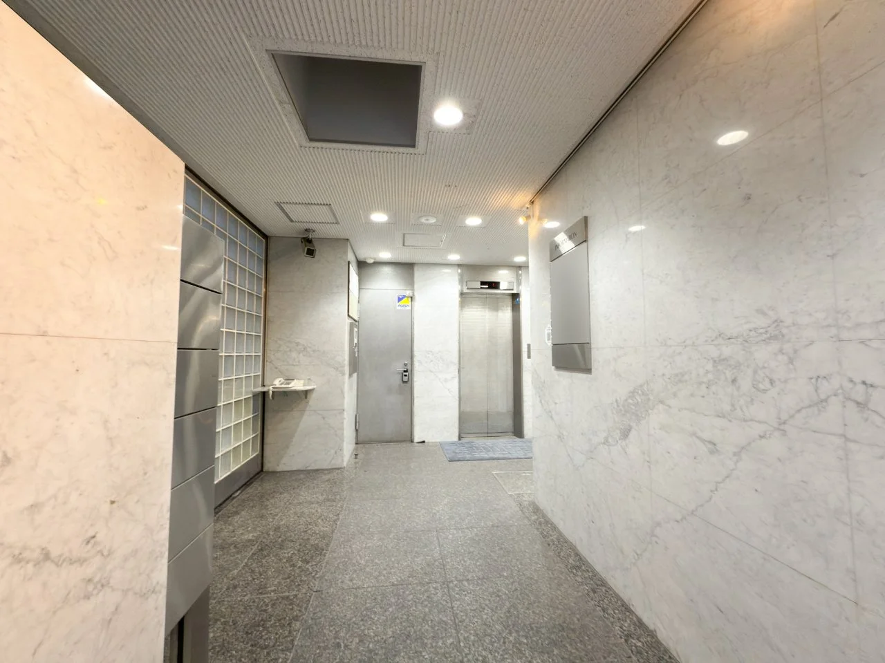 新宿南口ビル 2 エントランス 4