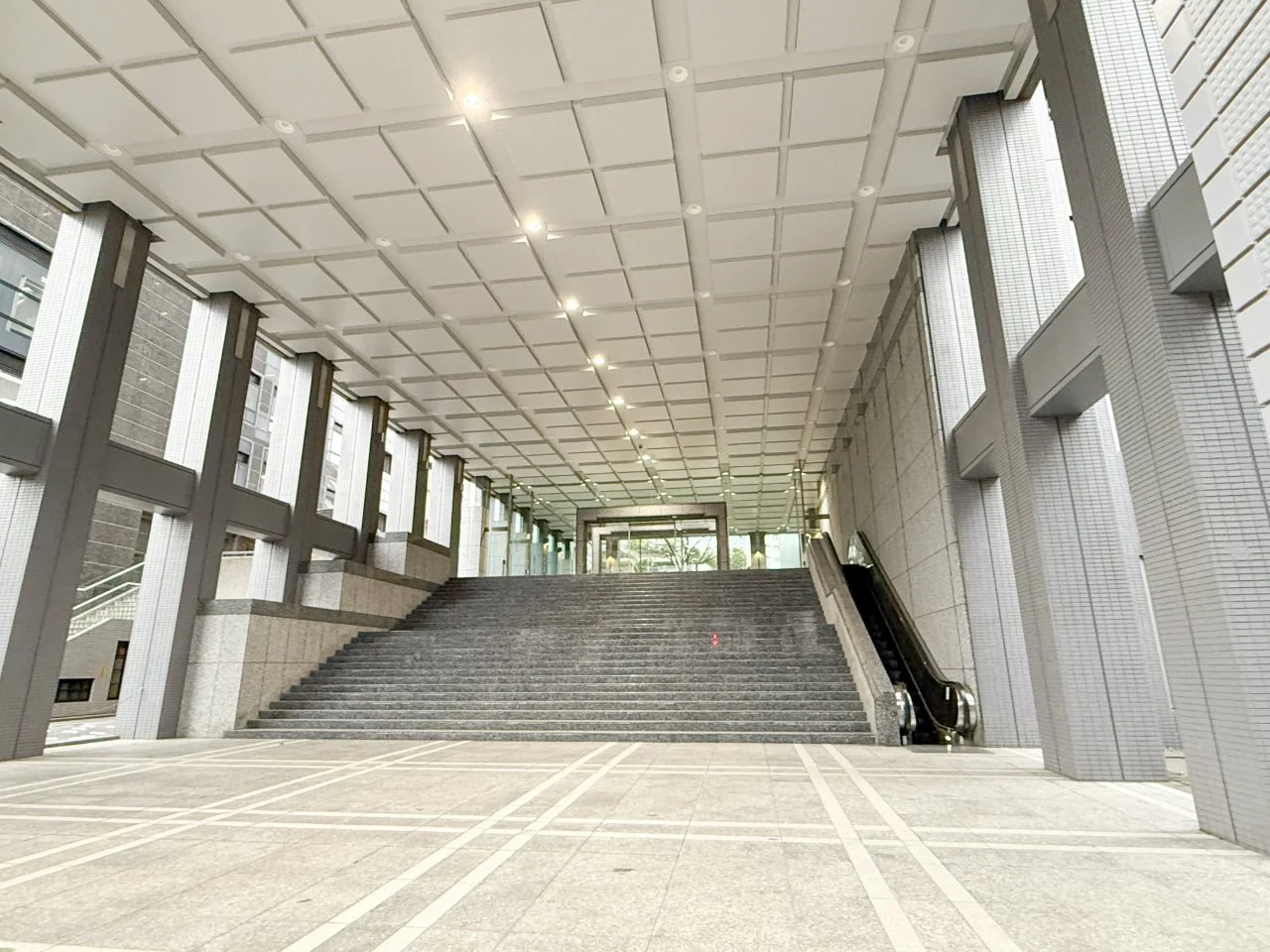 アクロポリス東京 7 ビルエントランス 4