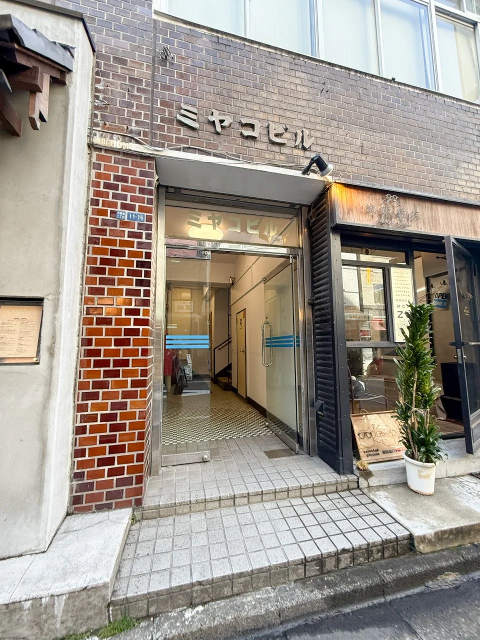 ミヤコビル 4 ビルエントランス 3
