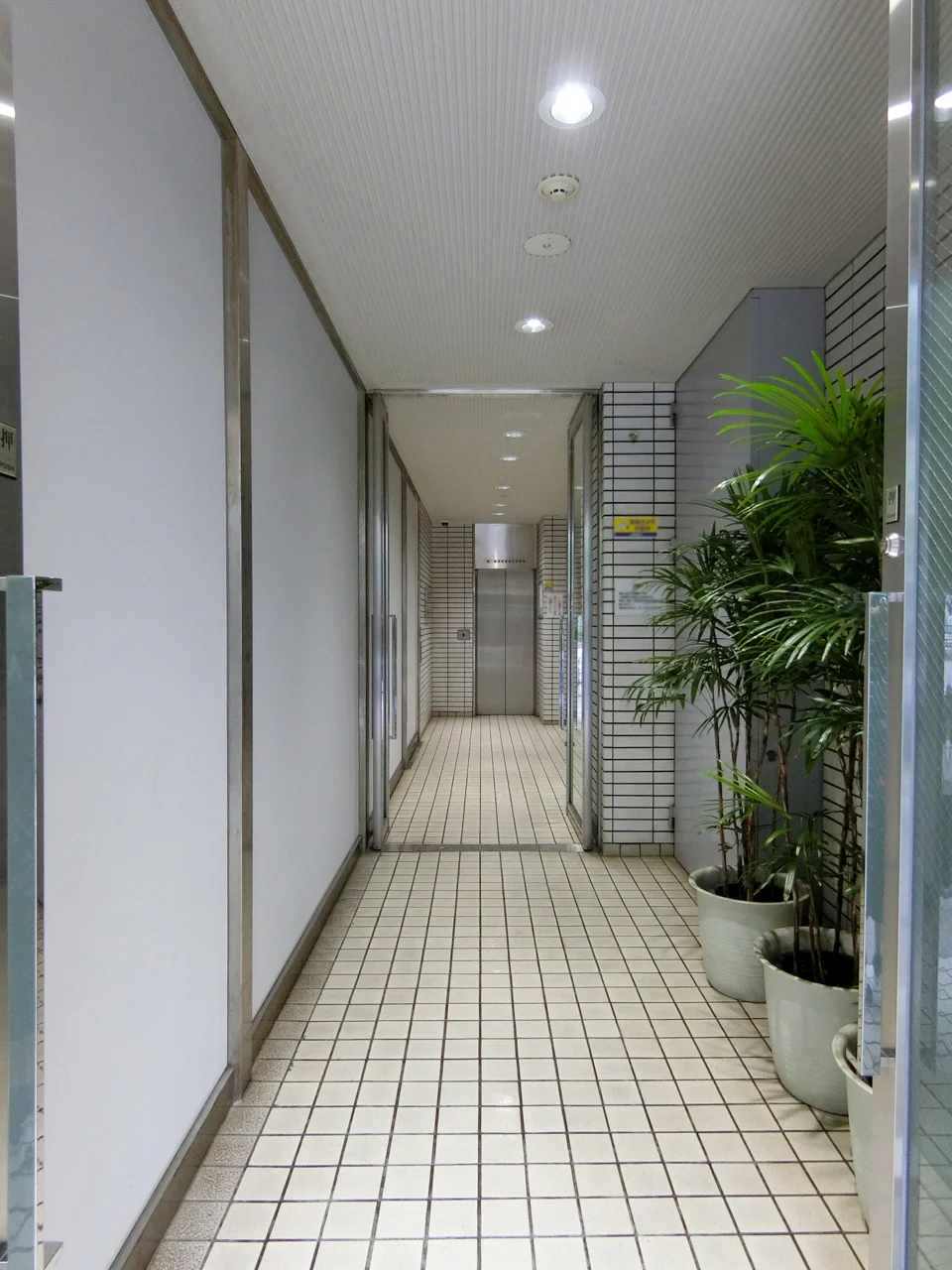 西新宿小林ビル 1 ビルエントランス 3