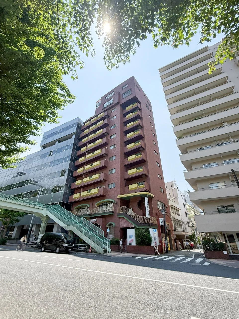 西新宿パークハイツ 7 オフィスビル外観 2