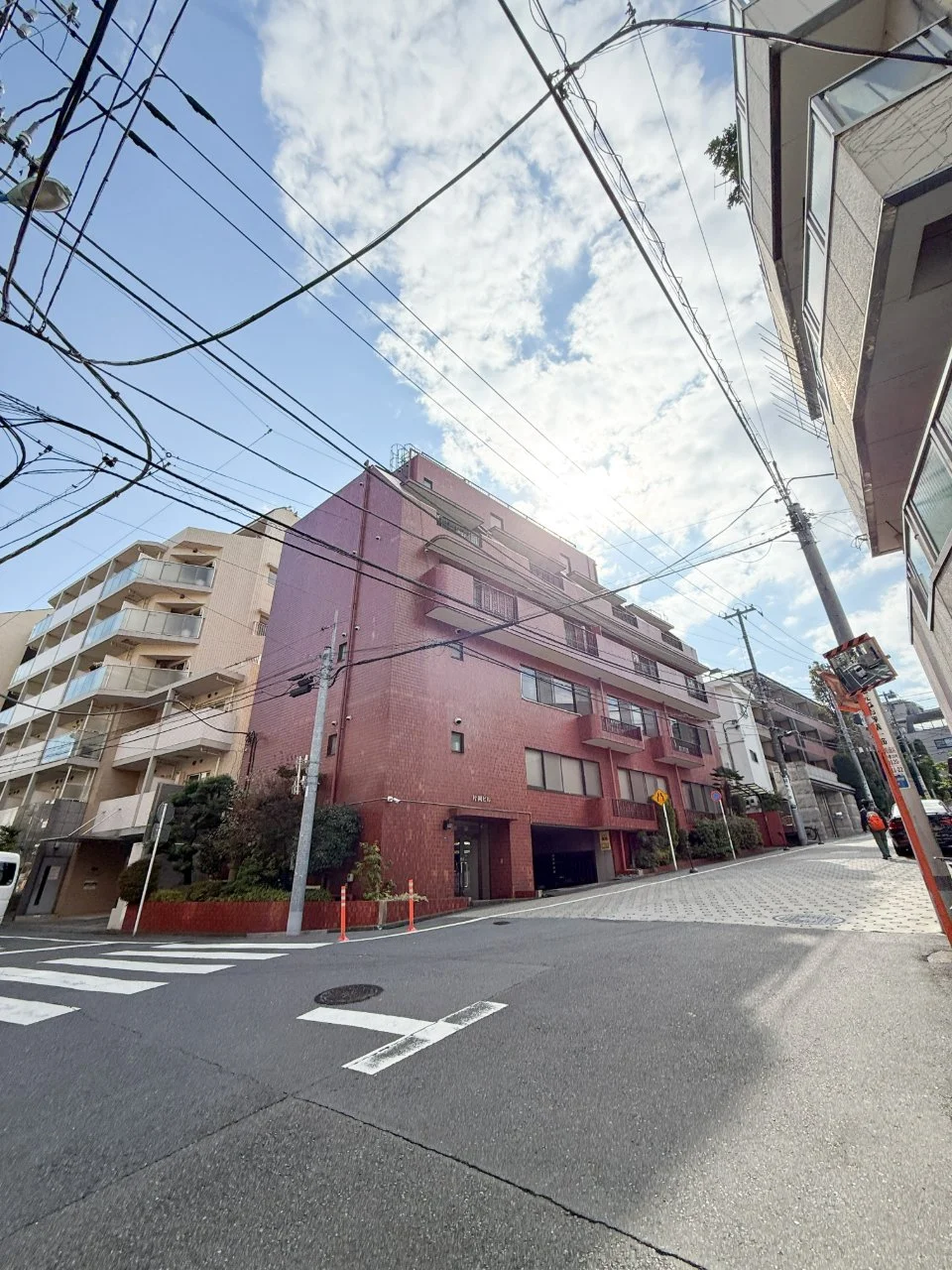 片岡ビル 3 外観 1