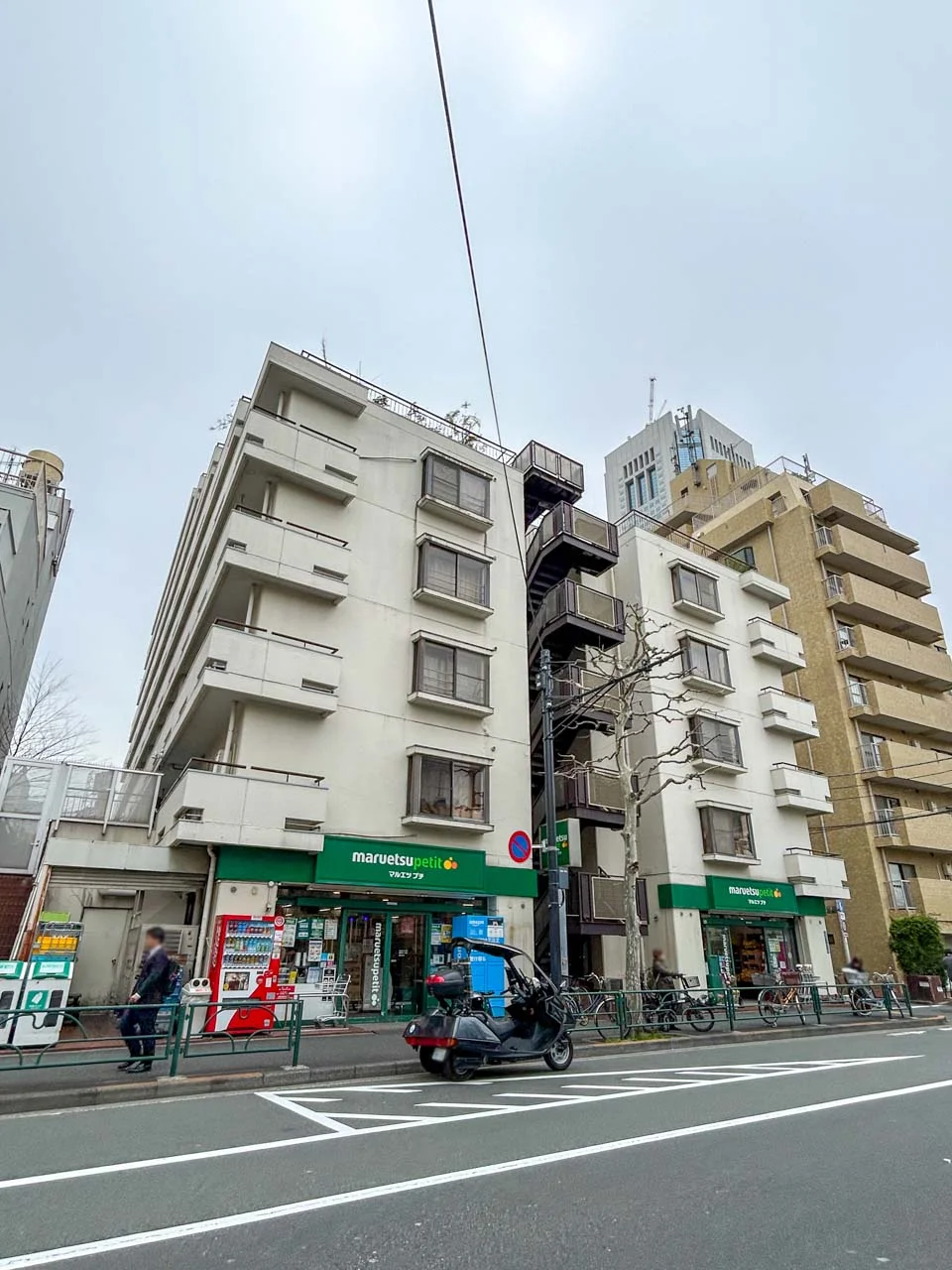 いづみタウン新宿 4 オフィスビル外観 1