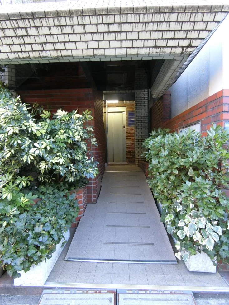 ロリエ市谷ビル（ロリエ市ヶ谷ビル） - 画像1