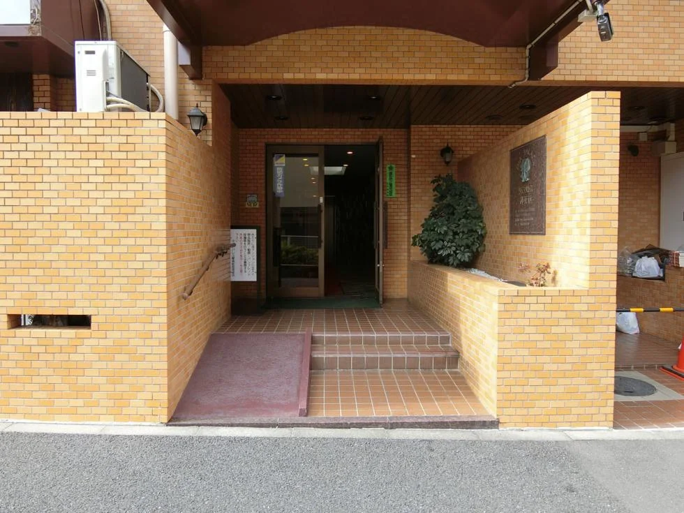 ダイアパレス御苑前ビル 1 エントランス 3