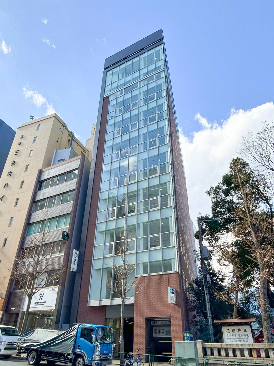 ラウンドクロス新宿5丁目ビル 3 オフィスビル外観 1