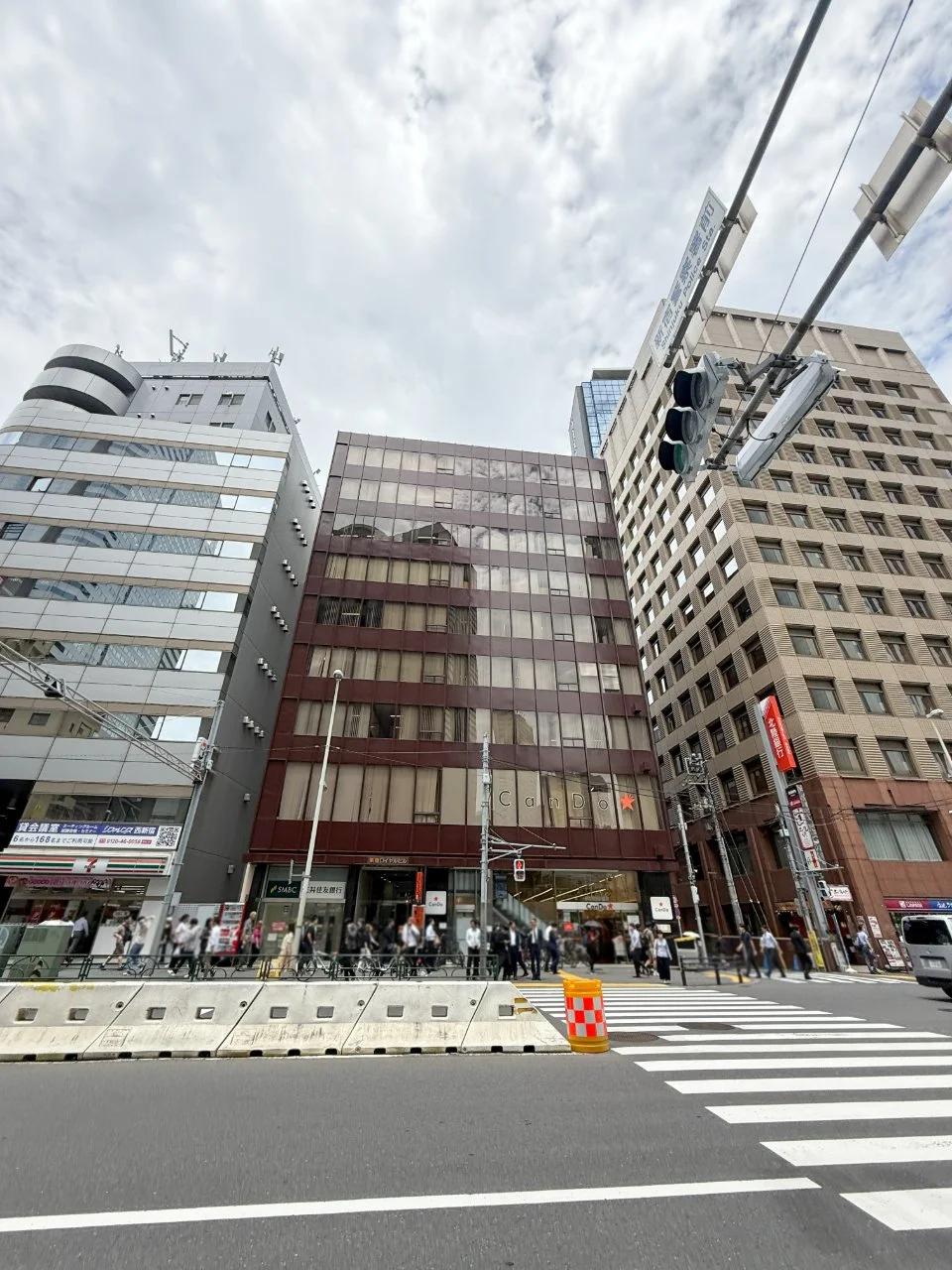 新宿ロイヤルビル 7 オフィスビル外観 1