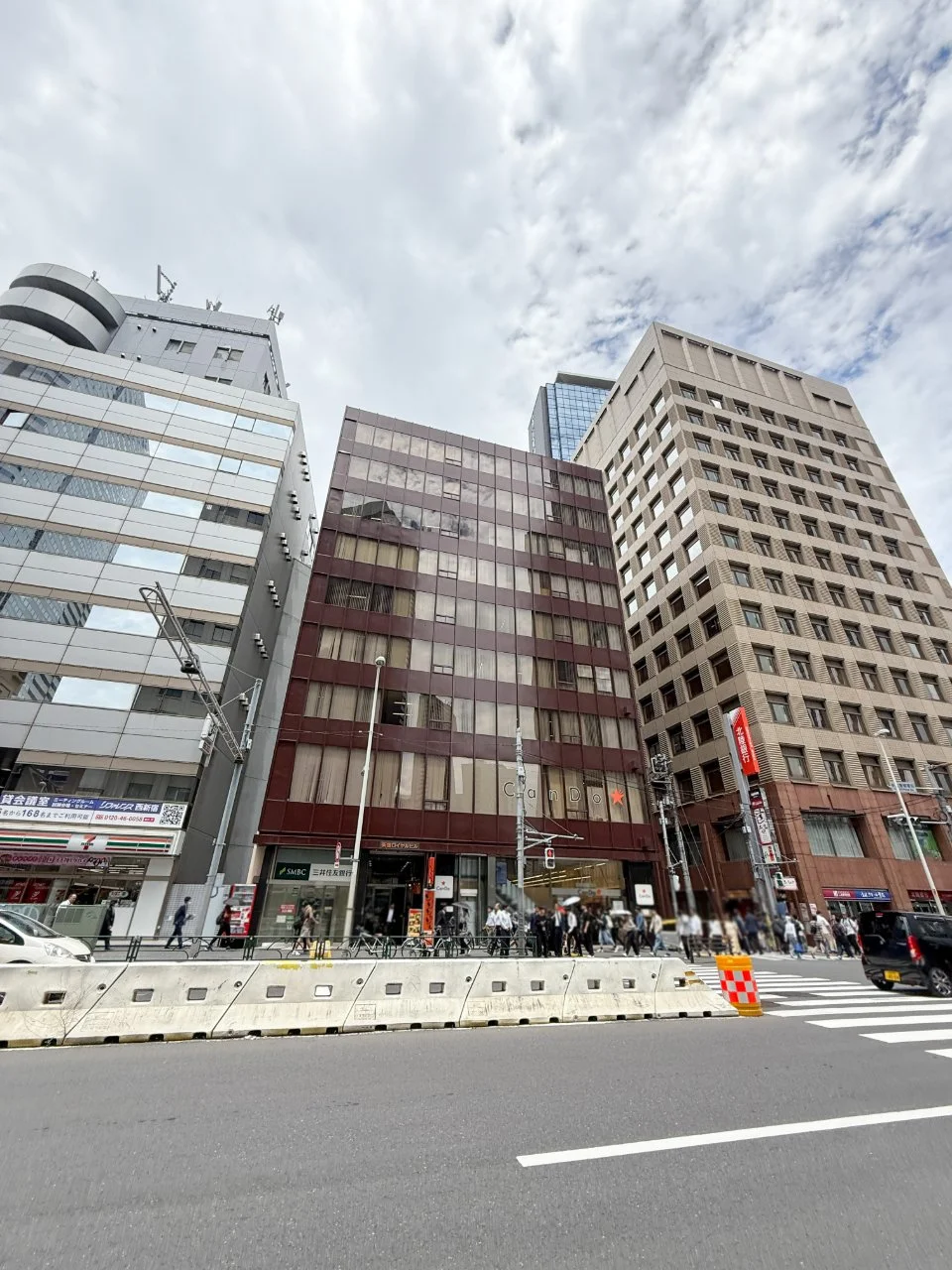 新宿ロイヤルビル 7 オフィスビル外観 2