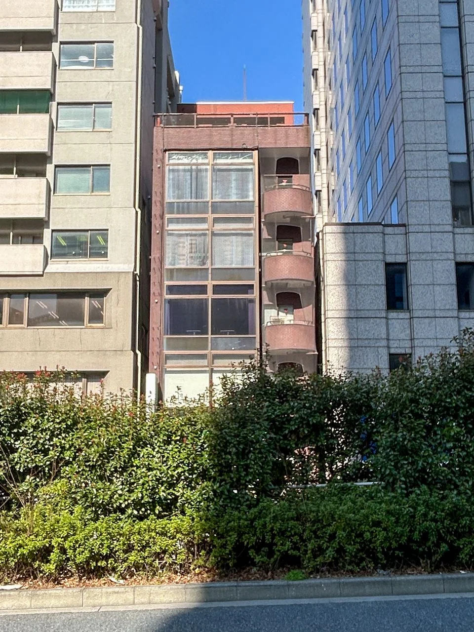 西新宿タカノビル 4 オフィスビル外観 1