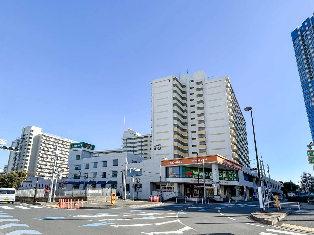 Orange Courtショッピングセンター内ビル 1 外観 2