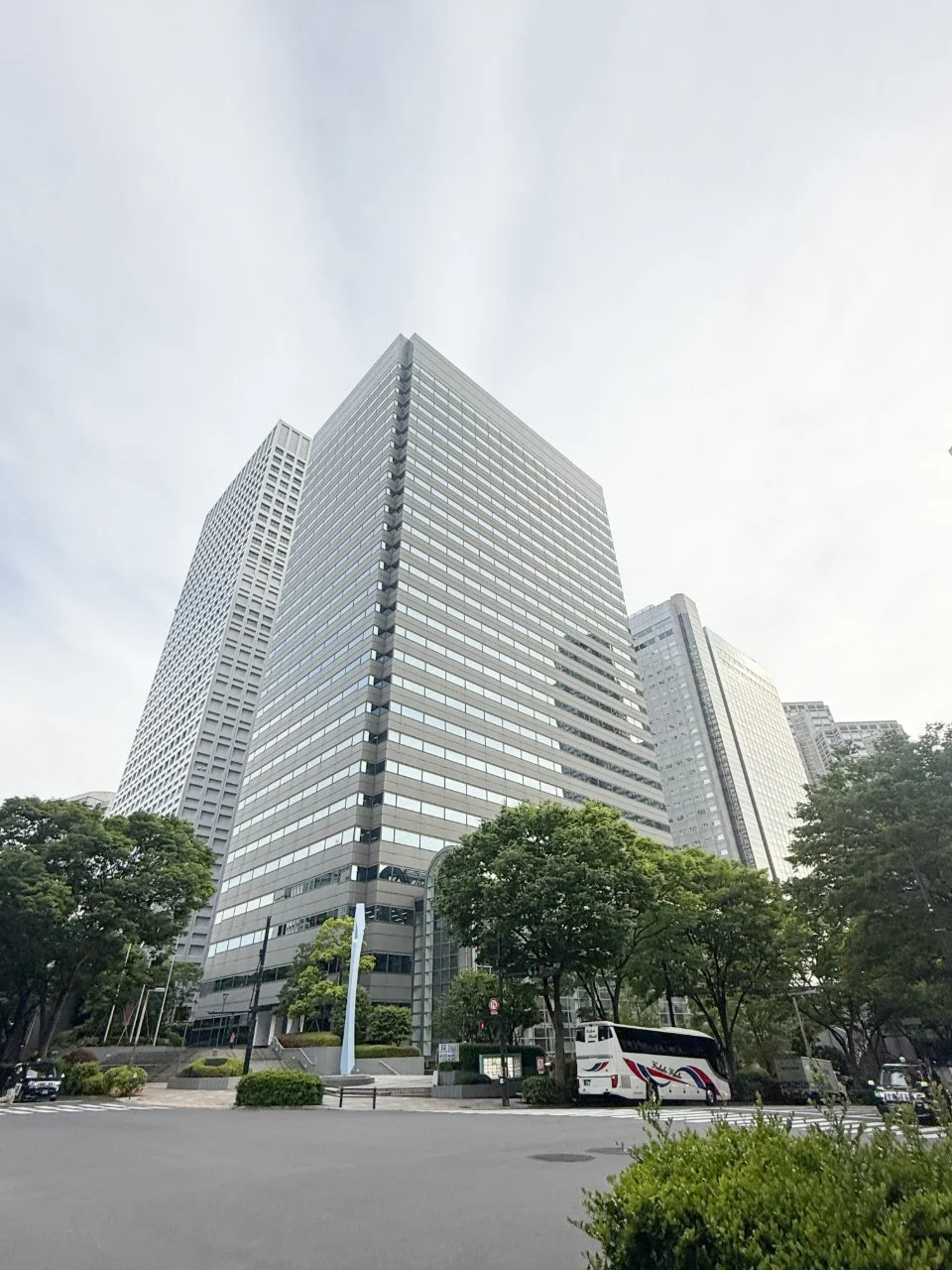 新宿モノリス 18 オフィスビル外観 2
