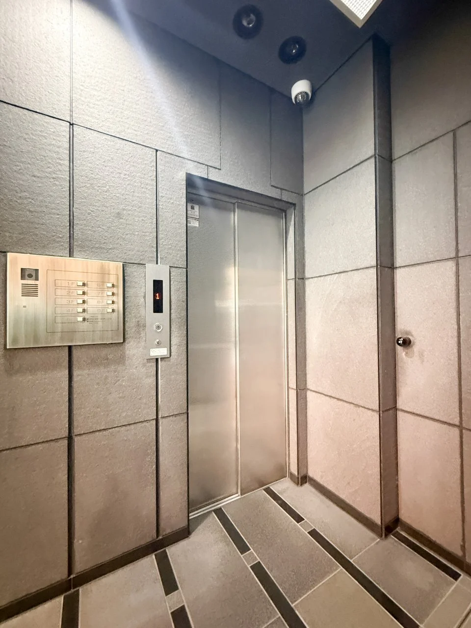 NOVEL WORK Shinjuku West 7 エレベーター 13