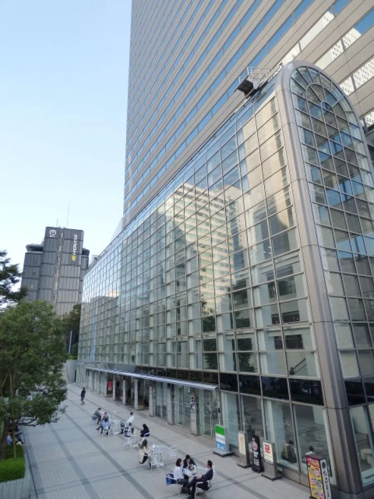 新宿モノリス 27 オフィスビル外観 2