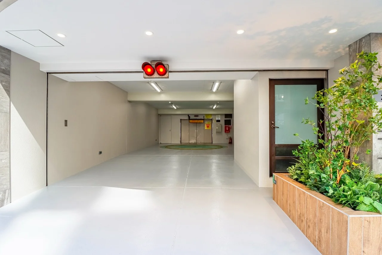 @WORK SHINJUKUGYOEN 5 ビルエントランス 5