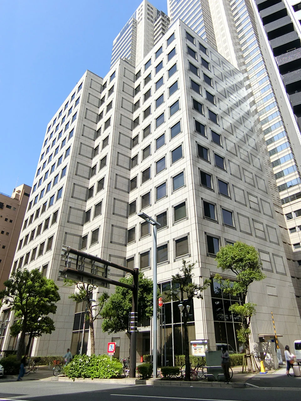 フロンティアグラン西新宿 B1 オフィスビル外観 1