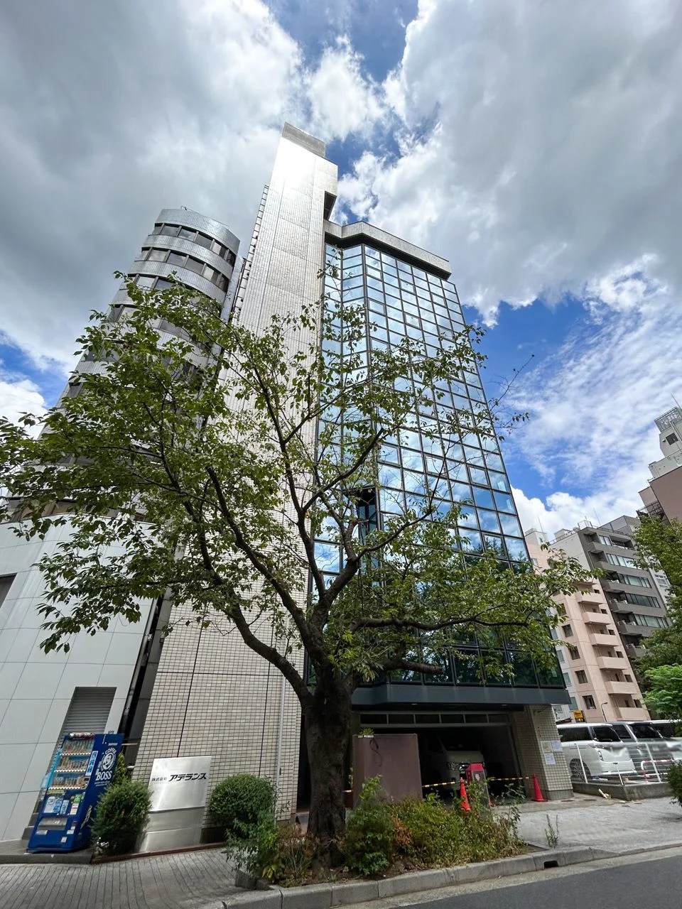 新宿御苑フロント 6 オフィスビル外観 4