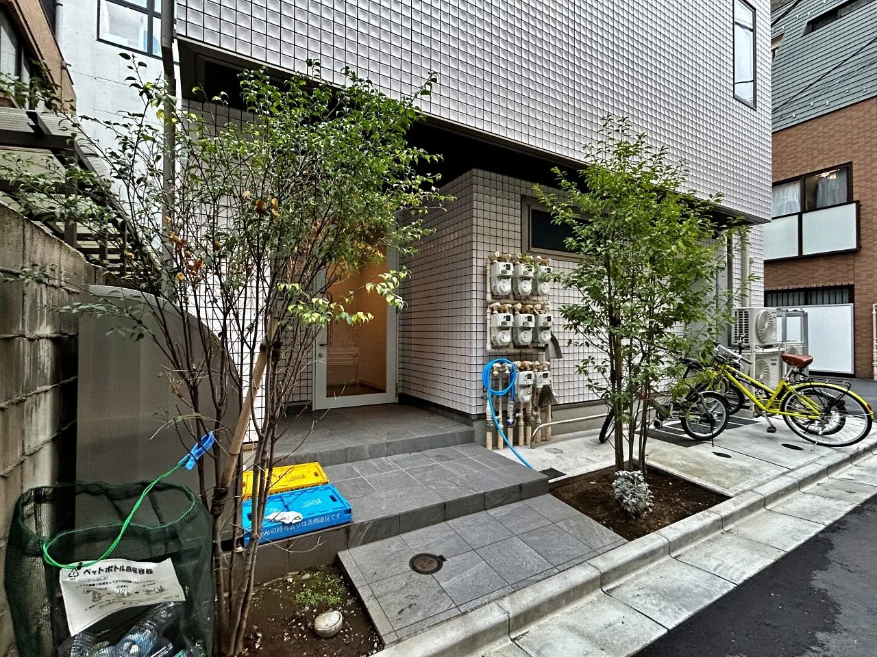 BASE 高円寺 1 エントランス 3