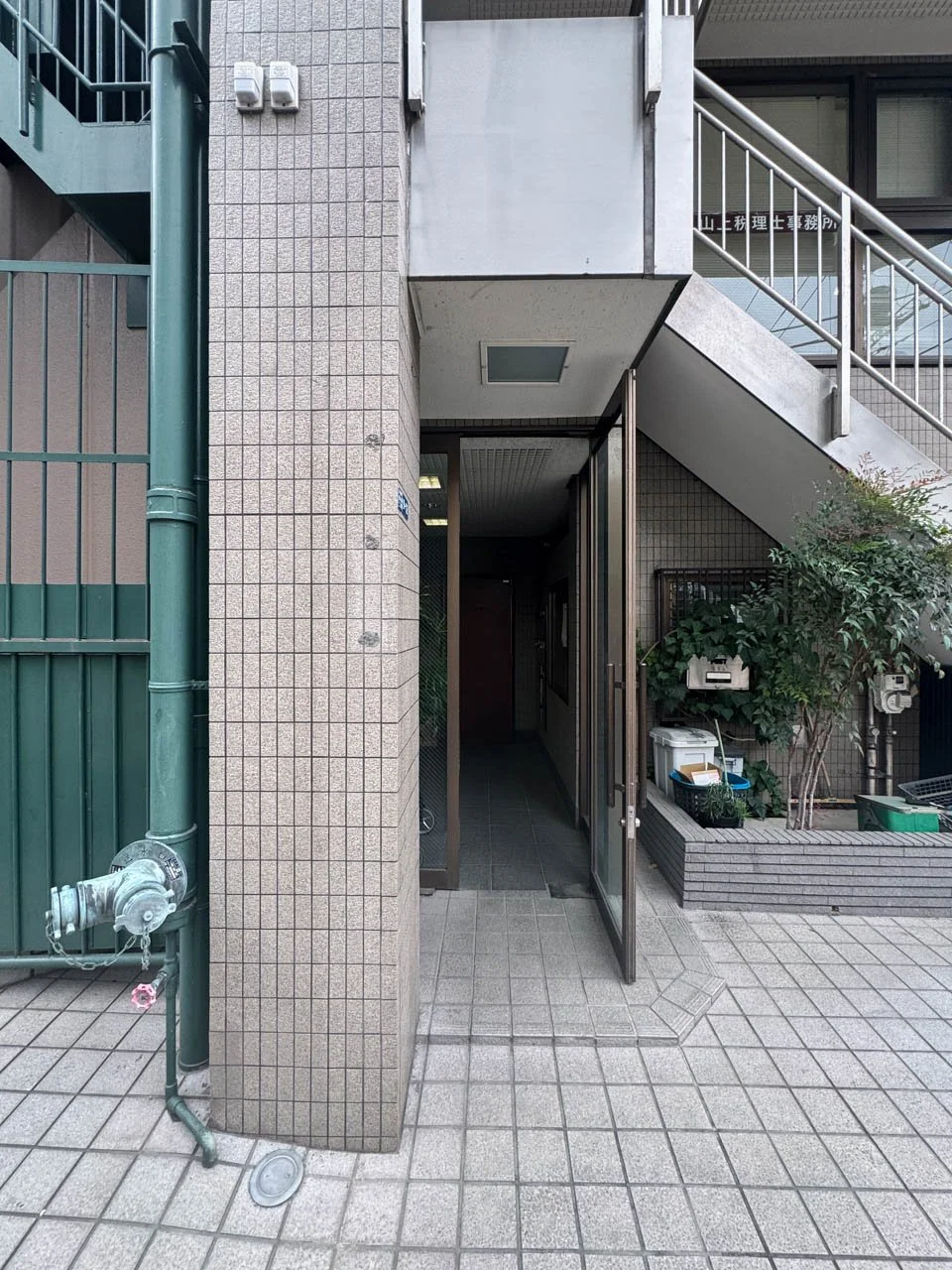 十字ビル 5 エントランス 4
