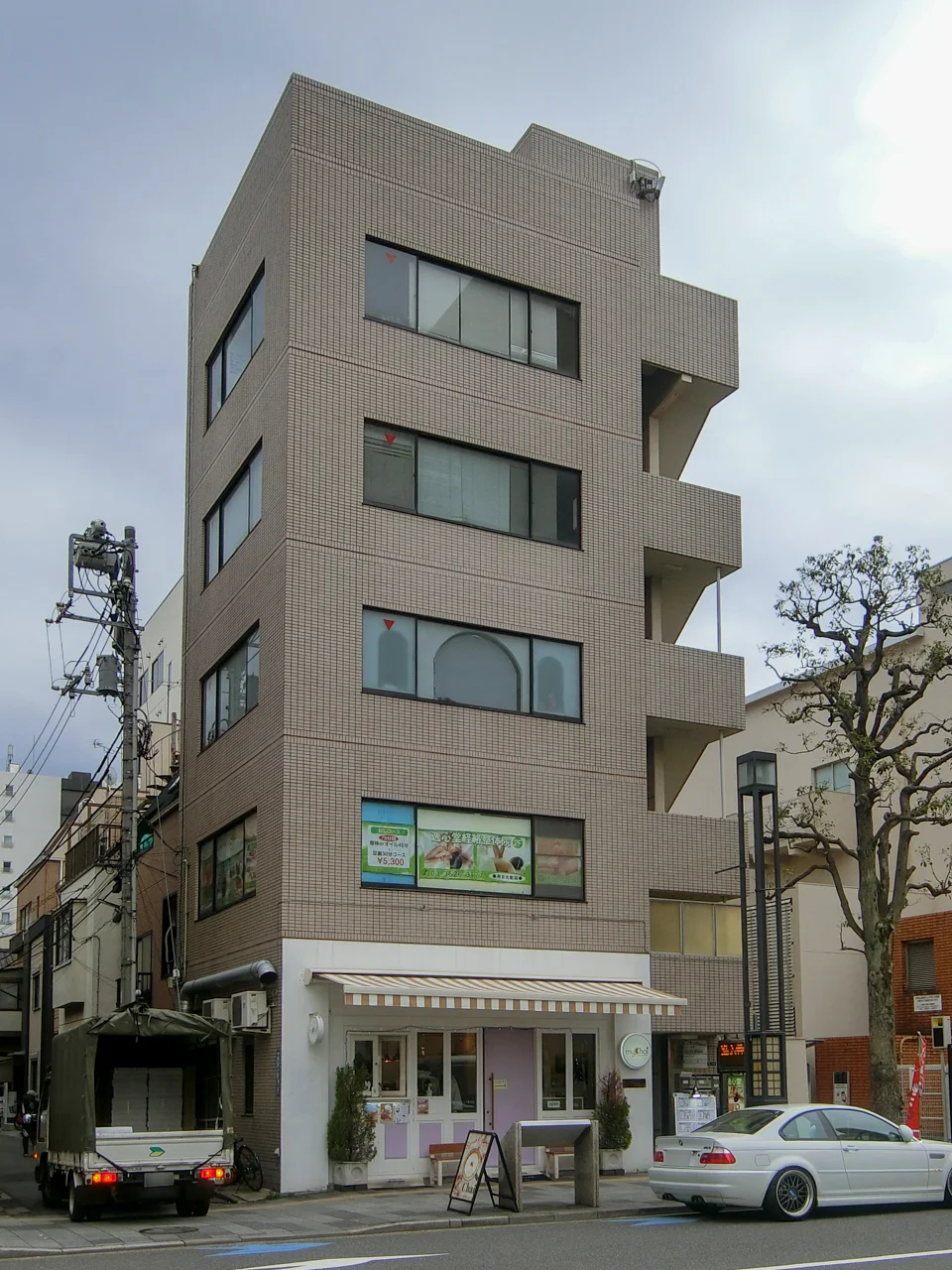 上野ビル 3 外観 2
