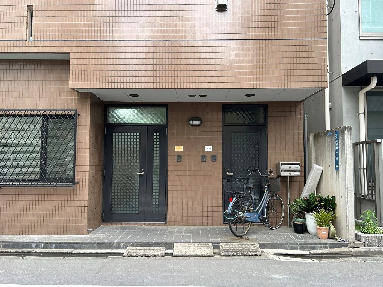 山路ビル 1 エントランス 3