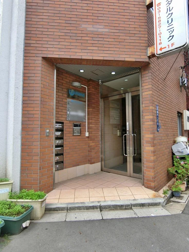 ウラノスビル 3 エントランス 3