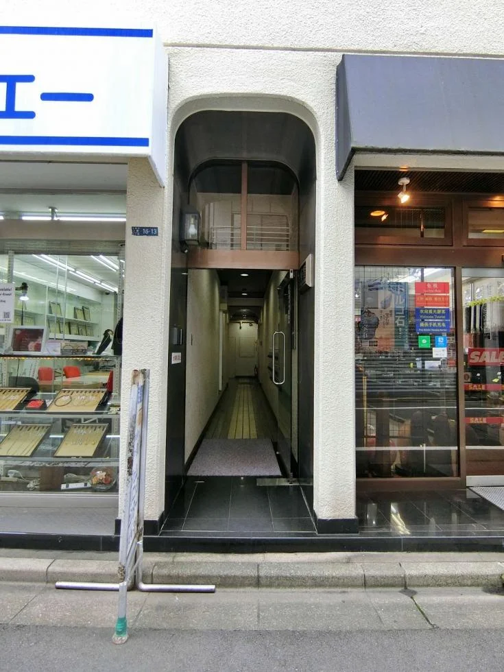 信宝ビル 2 エントランス 3
