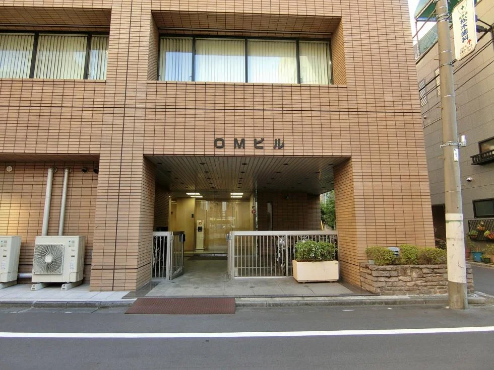 OMビル 9 エントランス 5