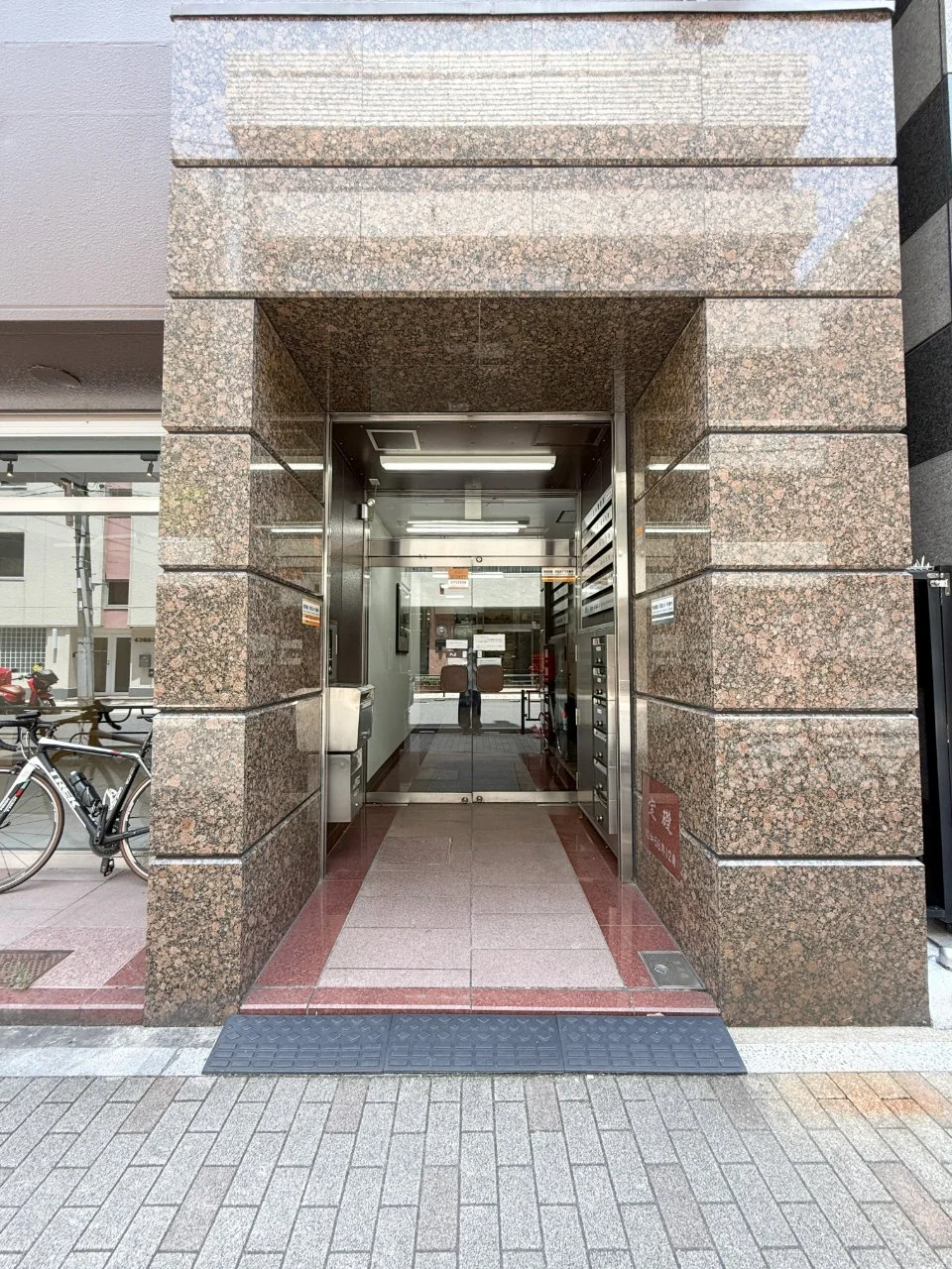 国際宝石会館ビル 4 エントランス 3