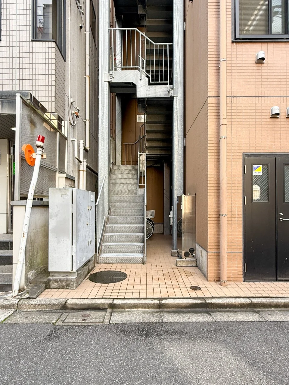 クラシックビル 8 エントランス 4