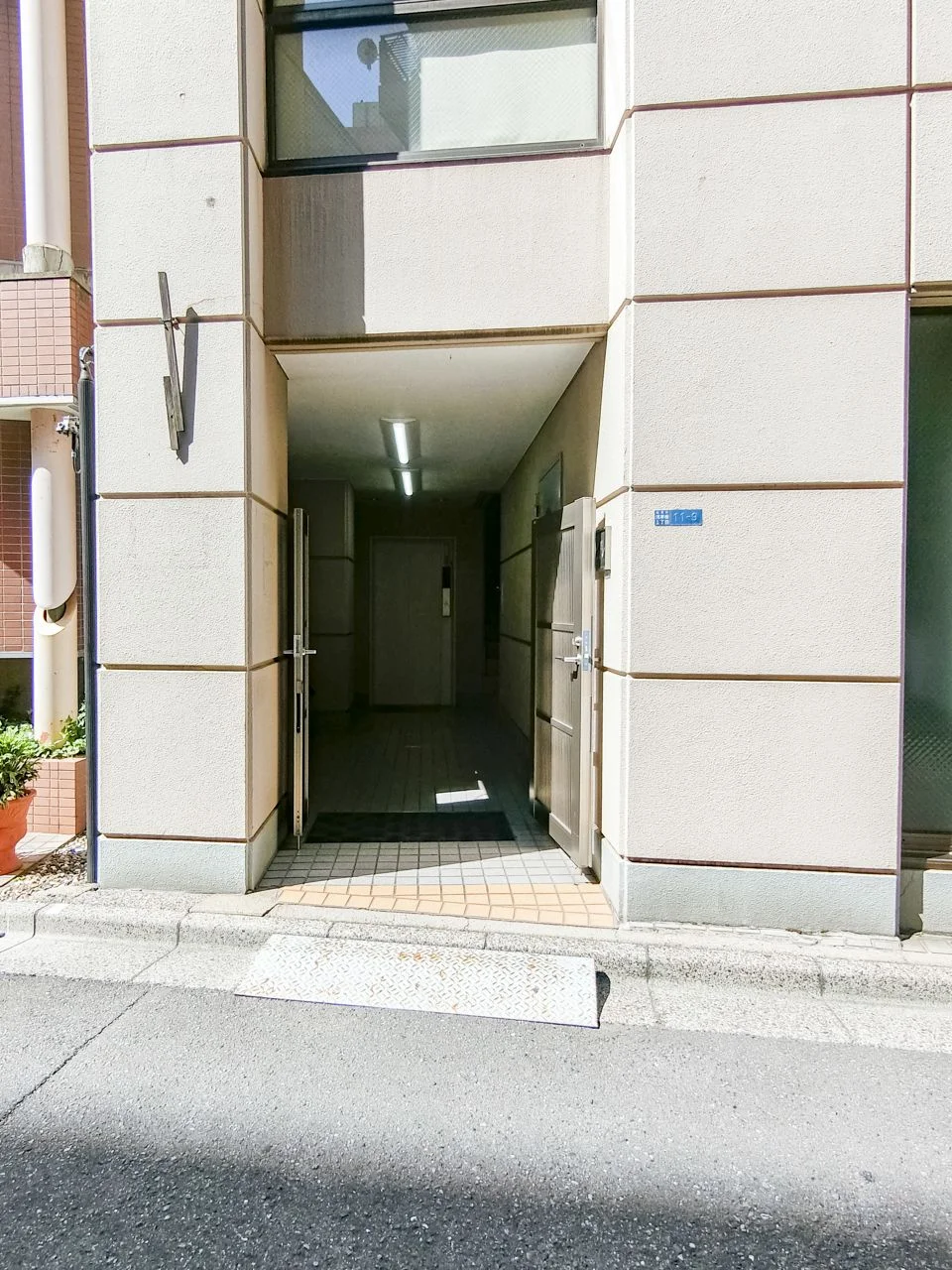 出口ビル 2 エントランス 5