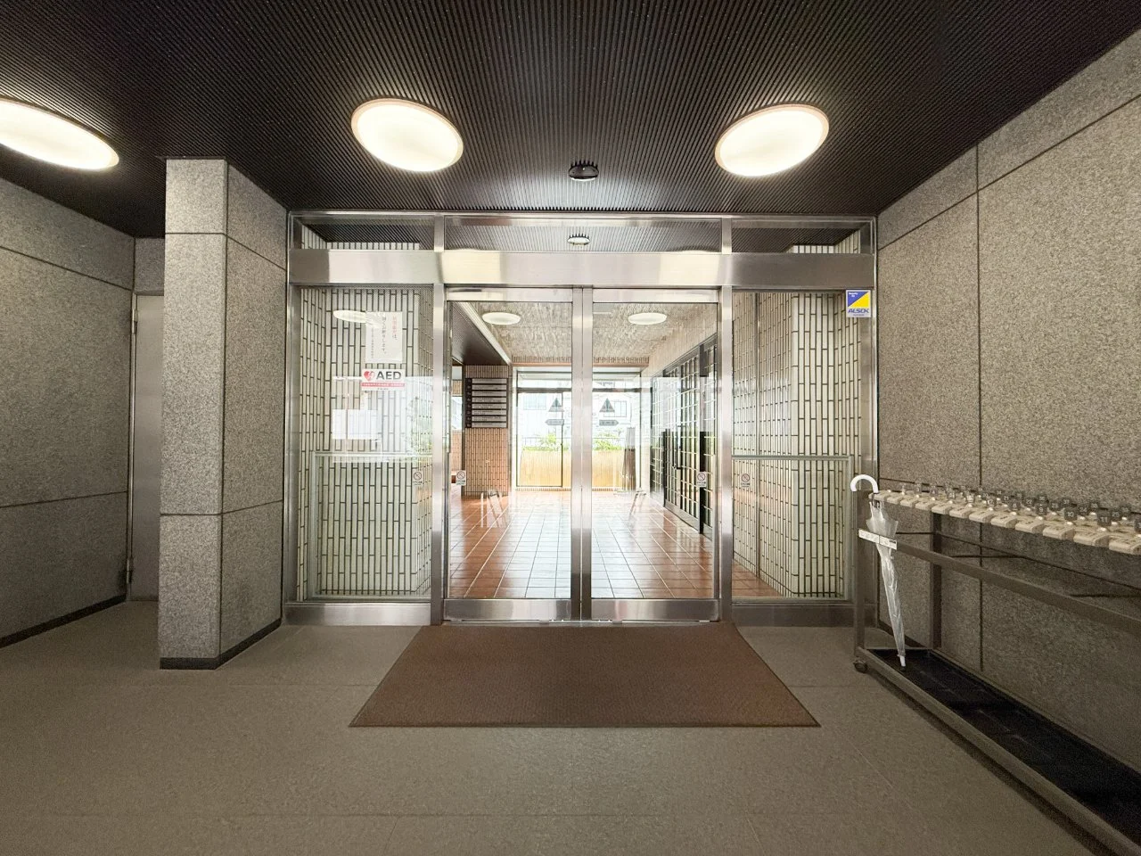 東京文具工業健保会館千葉ビル 7 エントランス 3