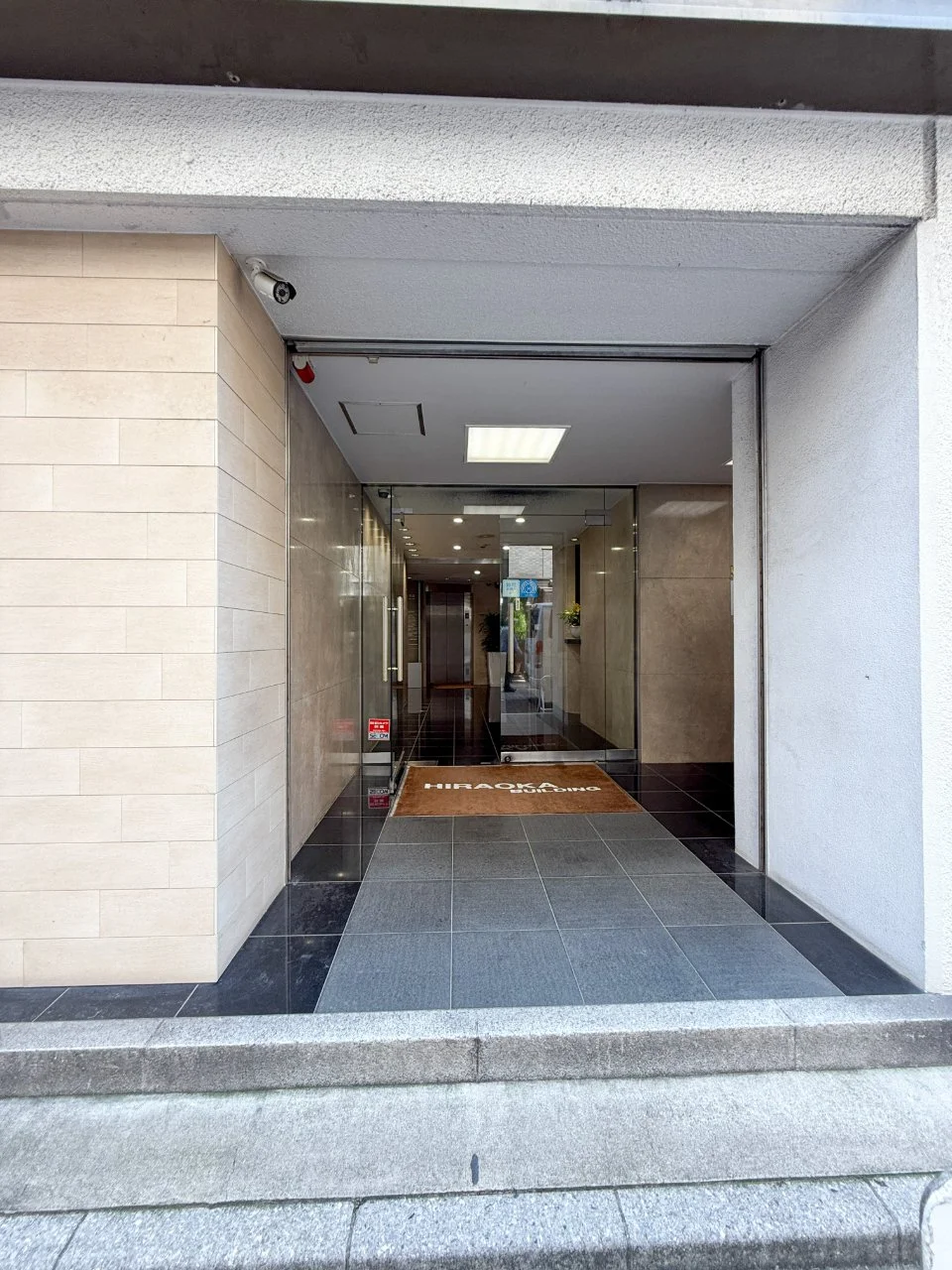 平岡ビル 5 エントランス 3