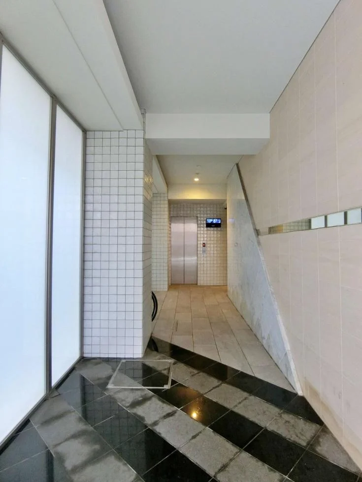 LC BLDG 3 エントランス 7