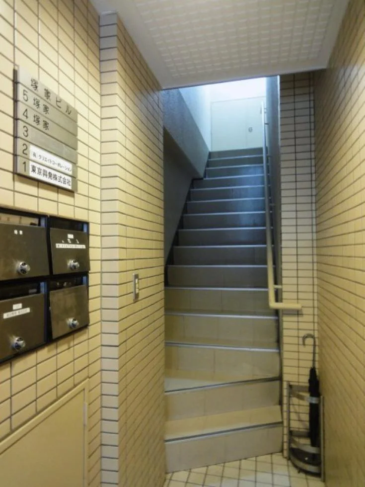 Re Axes Bldg. 1 エントランス 6