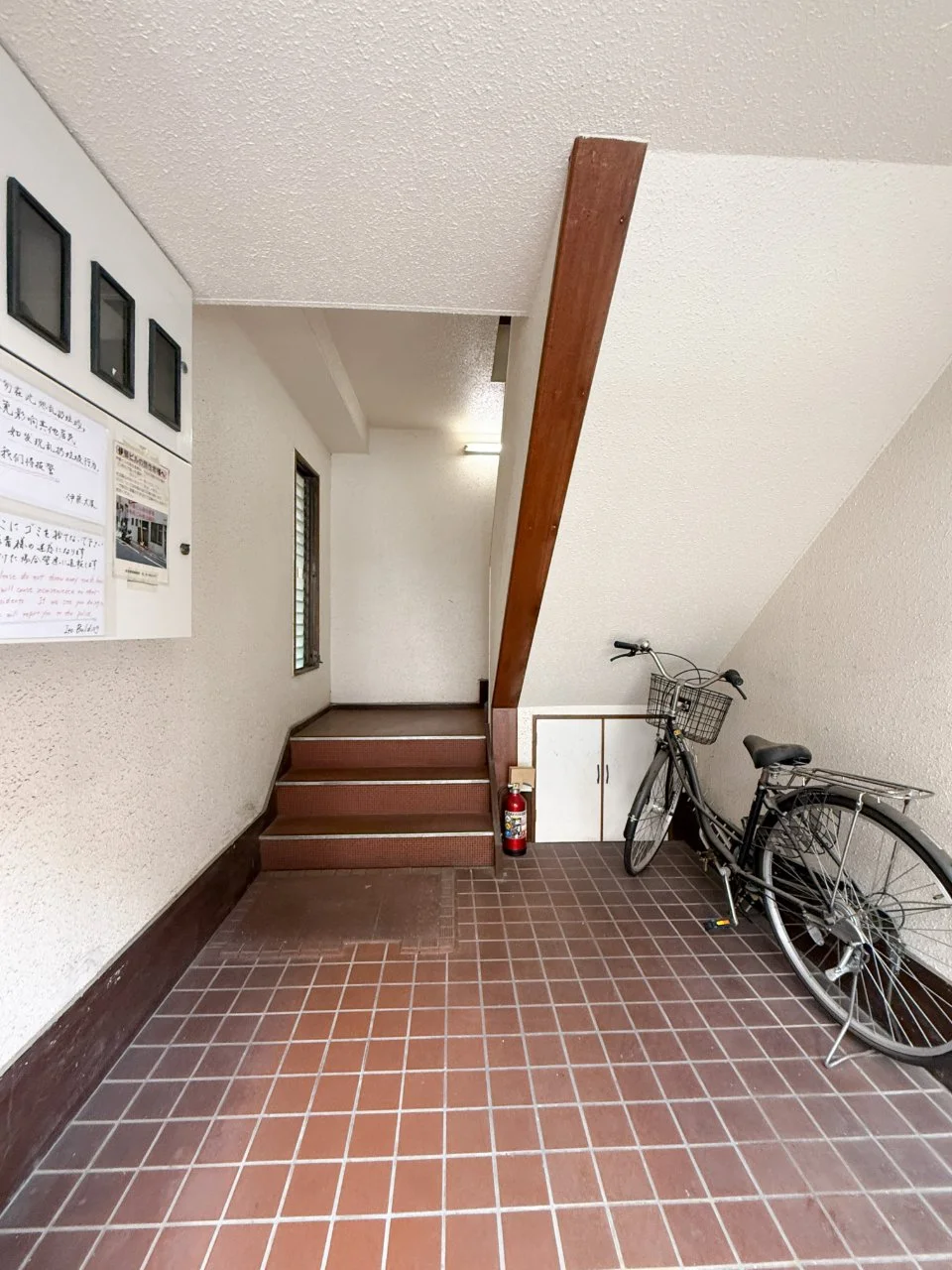 伊藤ビル 1 エントランス 7