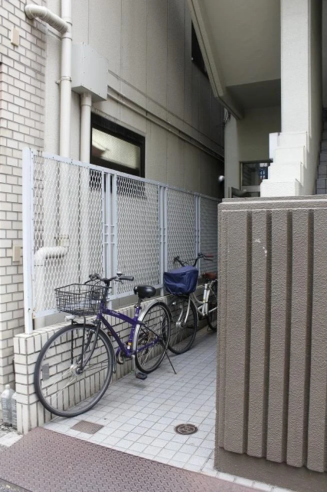平岡ビル 2 エントランス 7