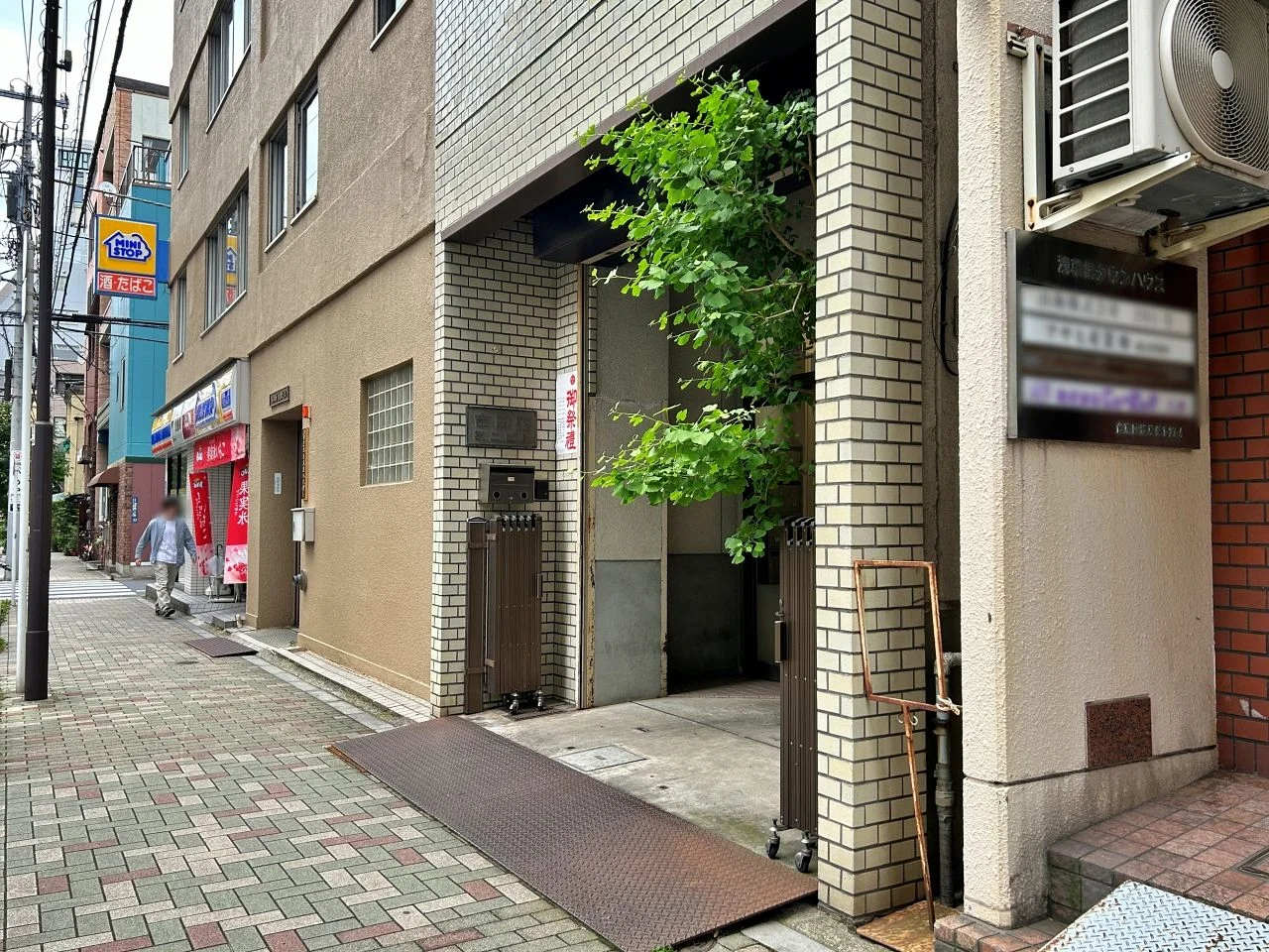 吉田屋第二(吉田屋第2)ビル 3 エントランス 7