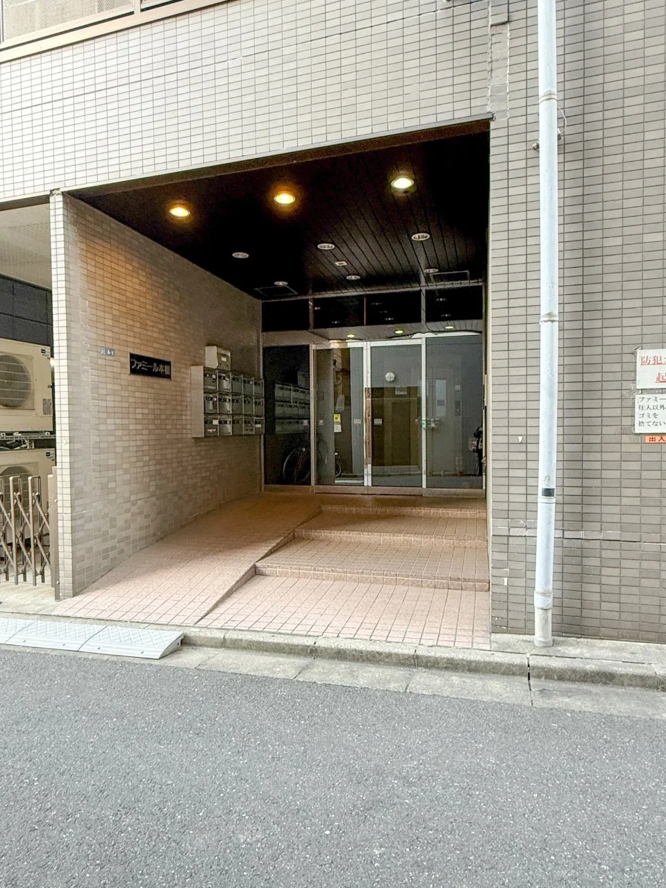 ファミール本橋ビル 5 エントランス 5