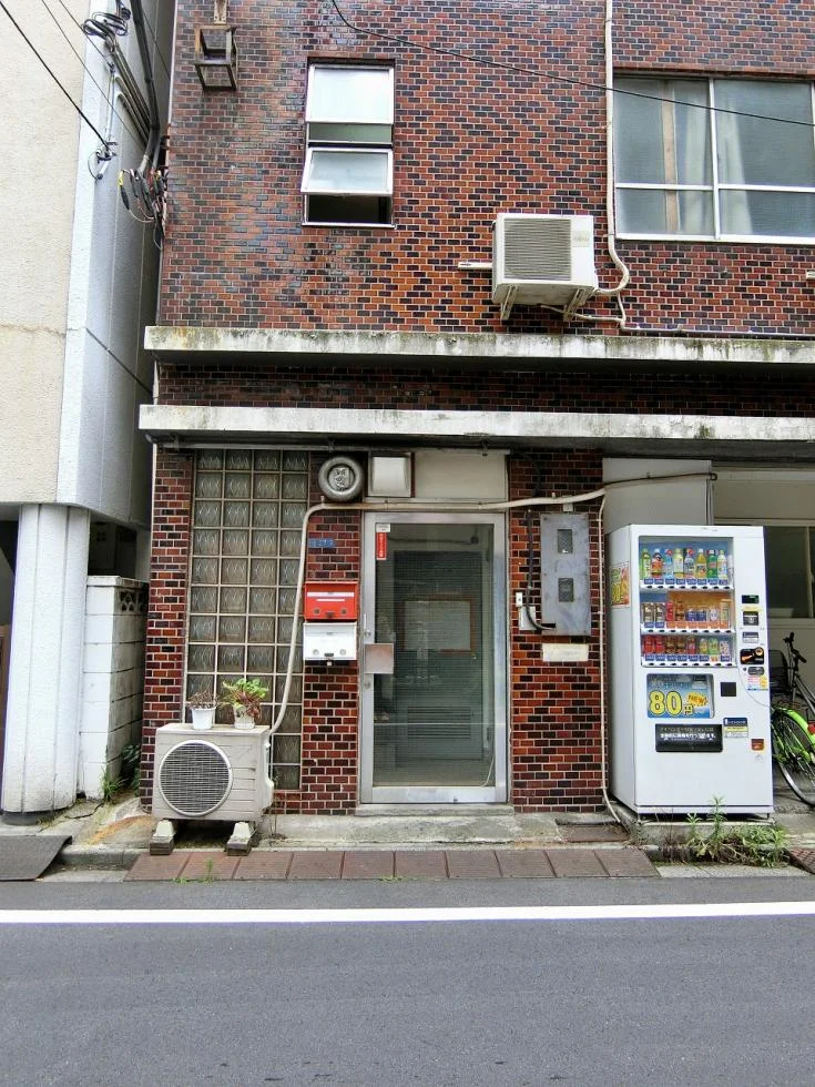 飯田ビル 一棟貸し エントランス 3