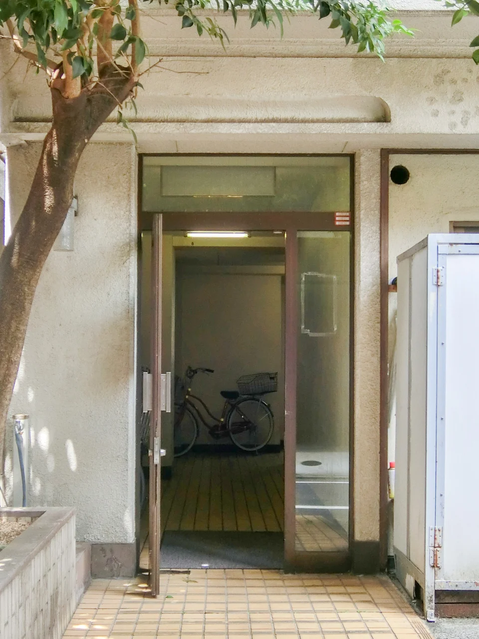 第7嶺岡ビル 2 エントランス 3