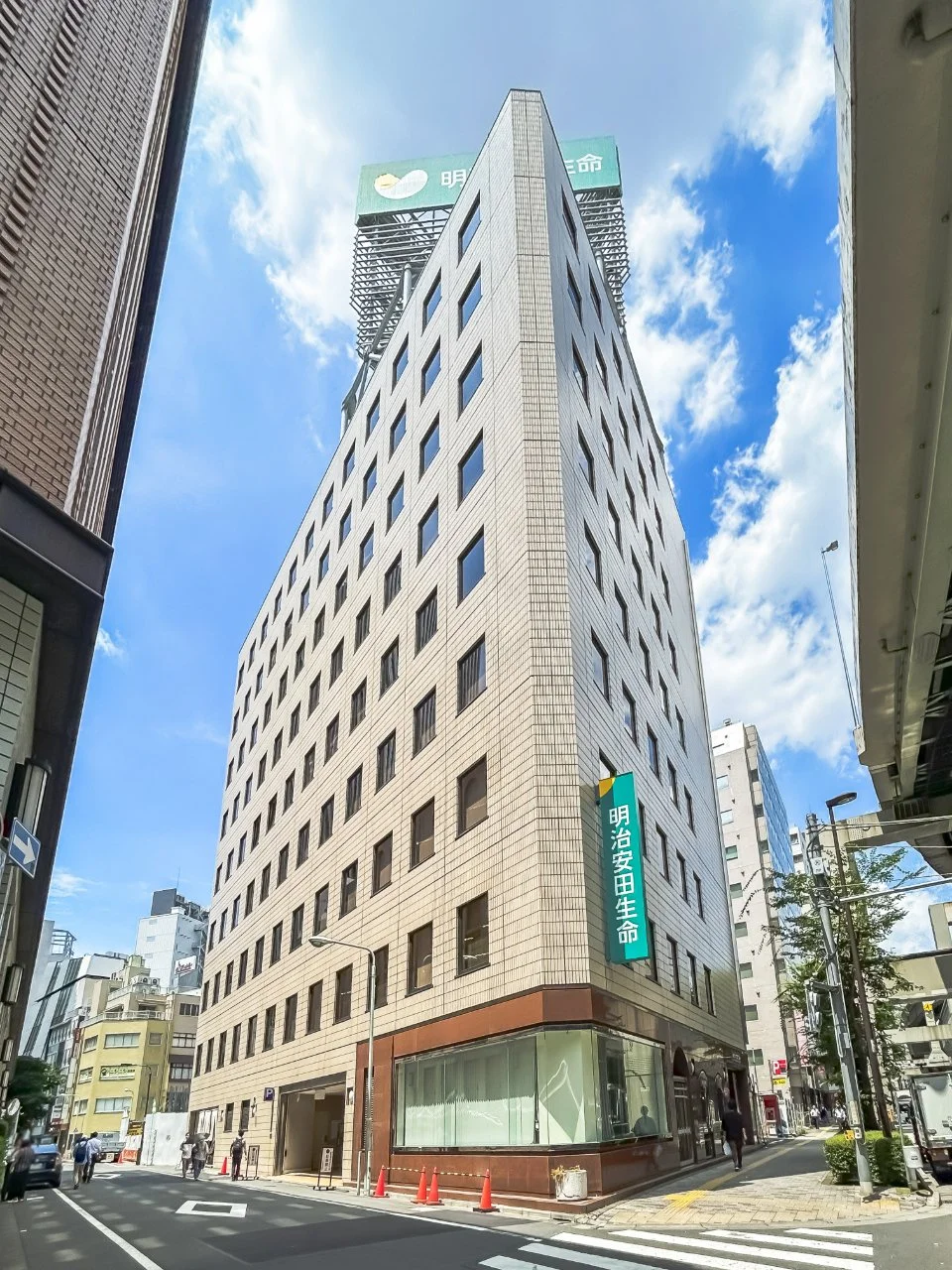 明治安田生命池袋ビル