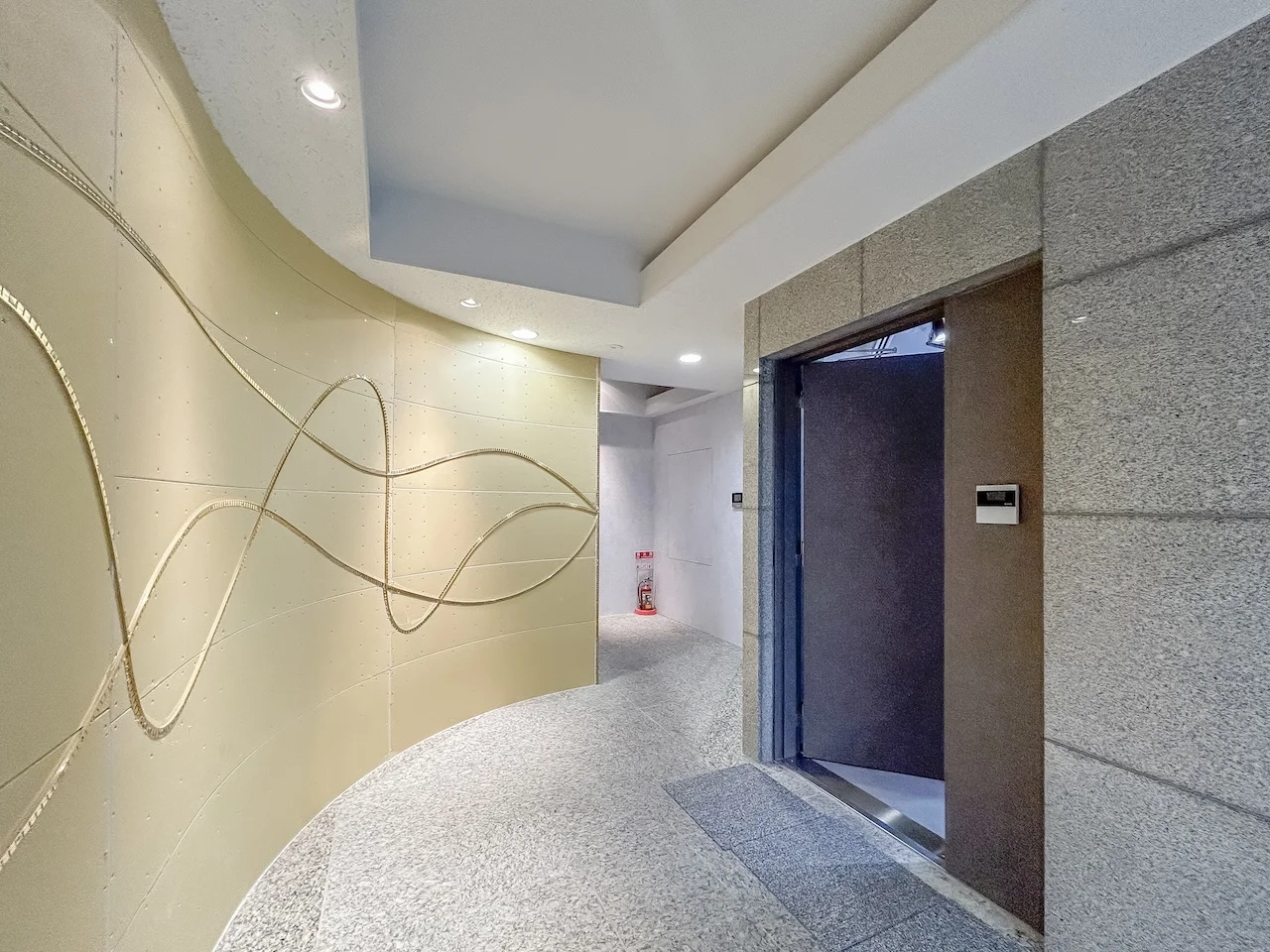 THE CORNER 池袋 4階+5階セット エントランス 4