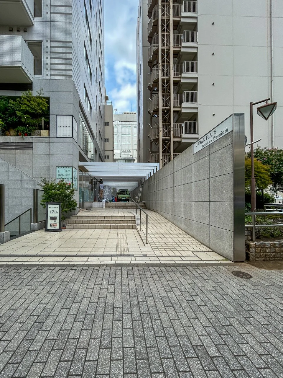 アーバンフラッツ池袋プレミアム 24 エントランス 3