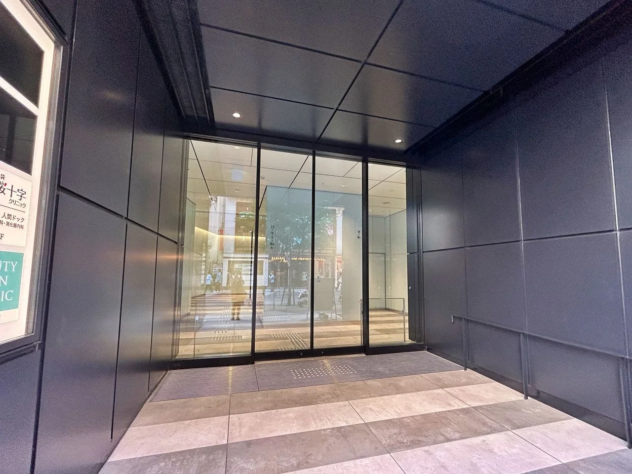 ロクマルゲート IKEBUKURO 10 エントランス 3