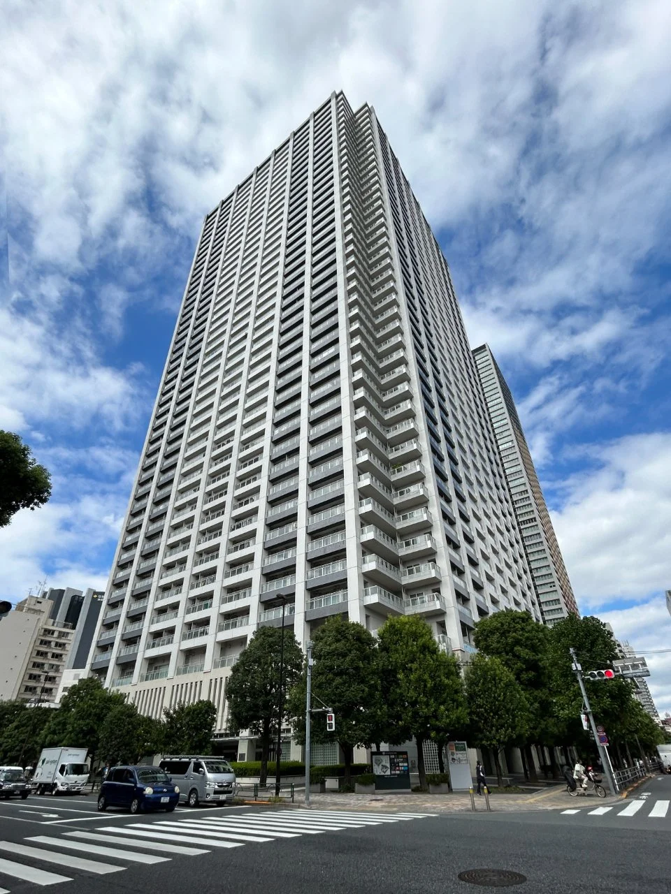 エアライズタワービル B1 外観 1