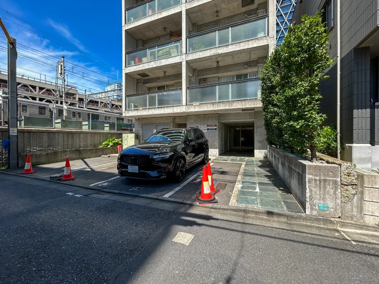 Refuge I North 7 エントランス 3