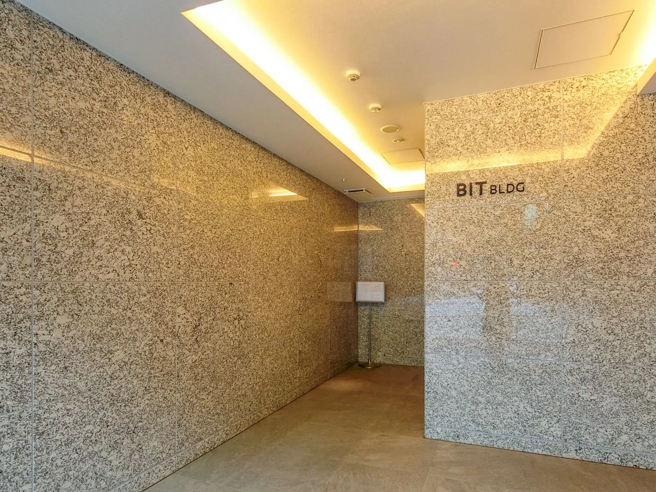 BITビル 4 エントランス 4