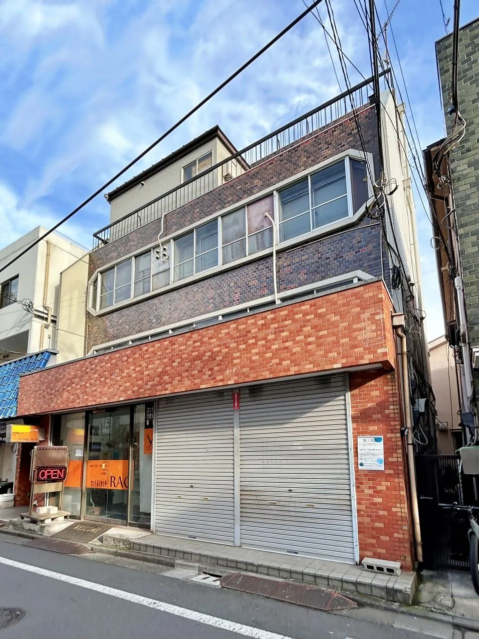 フェイマスショップ 2 外観 2