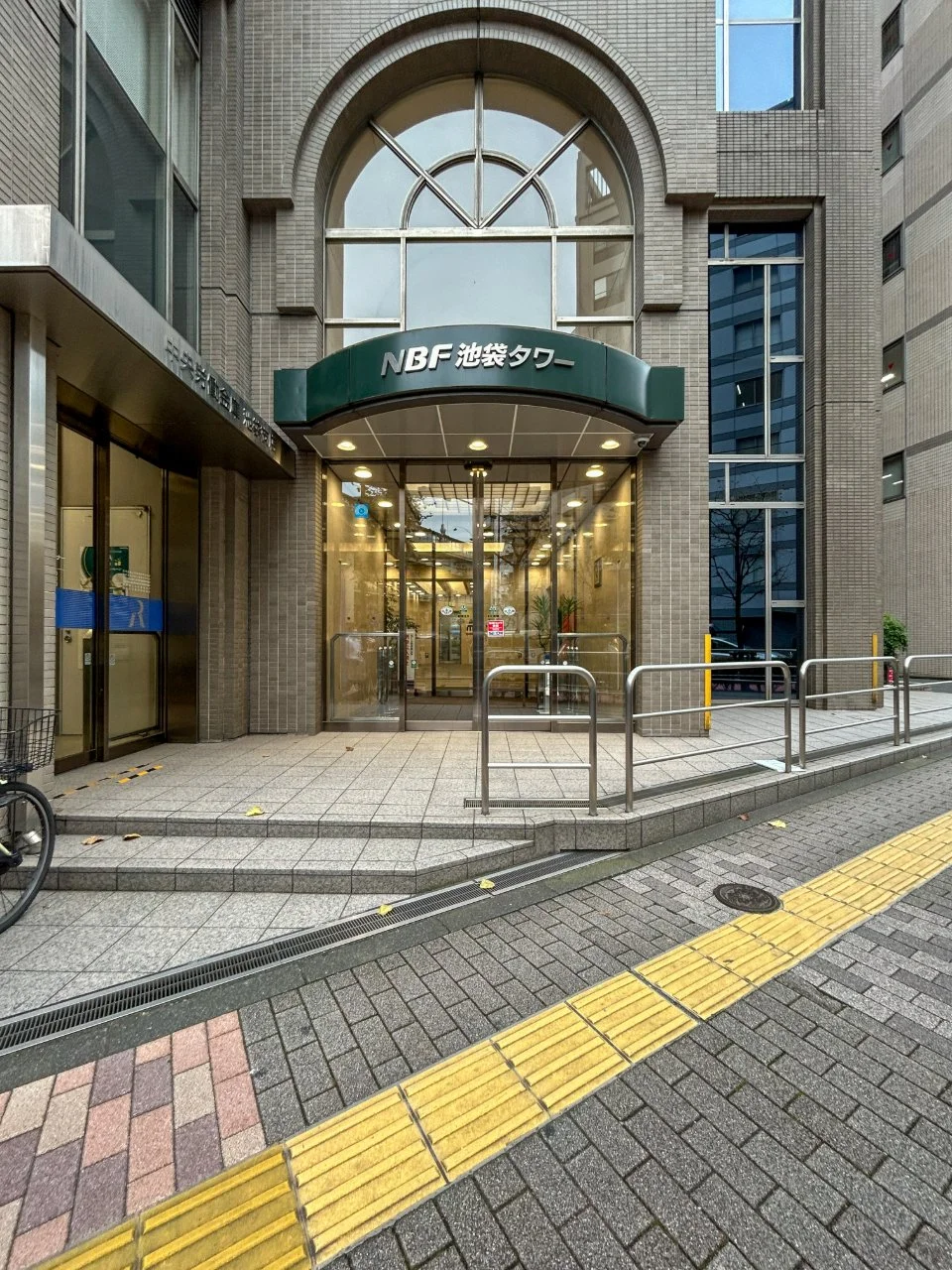 NBF池袋タワービル 4 エントランス 3